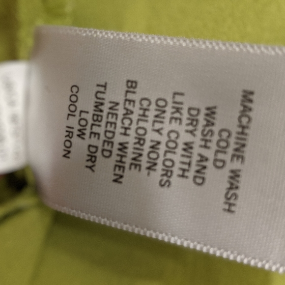 BANANA REPUBLIC Sheer Sleeveless Citrus Lime Blouse Ruffled Button Tab Top Sz M - Picture 9 of 9